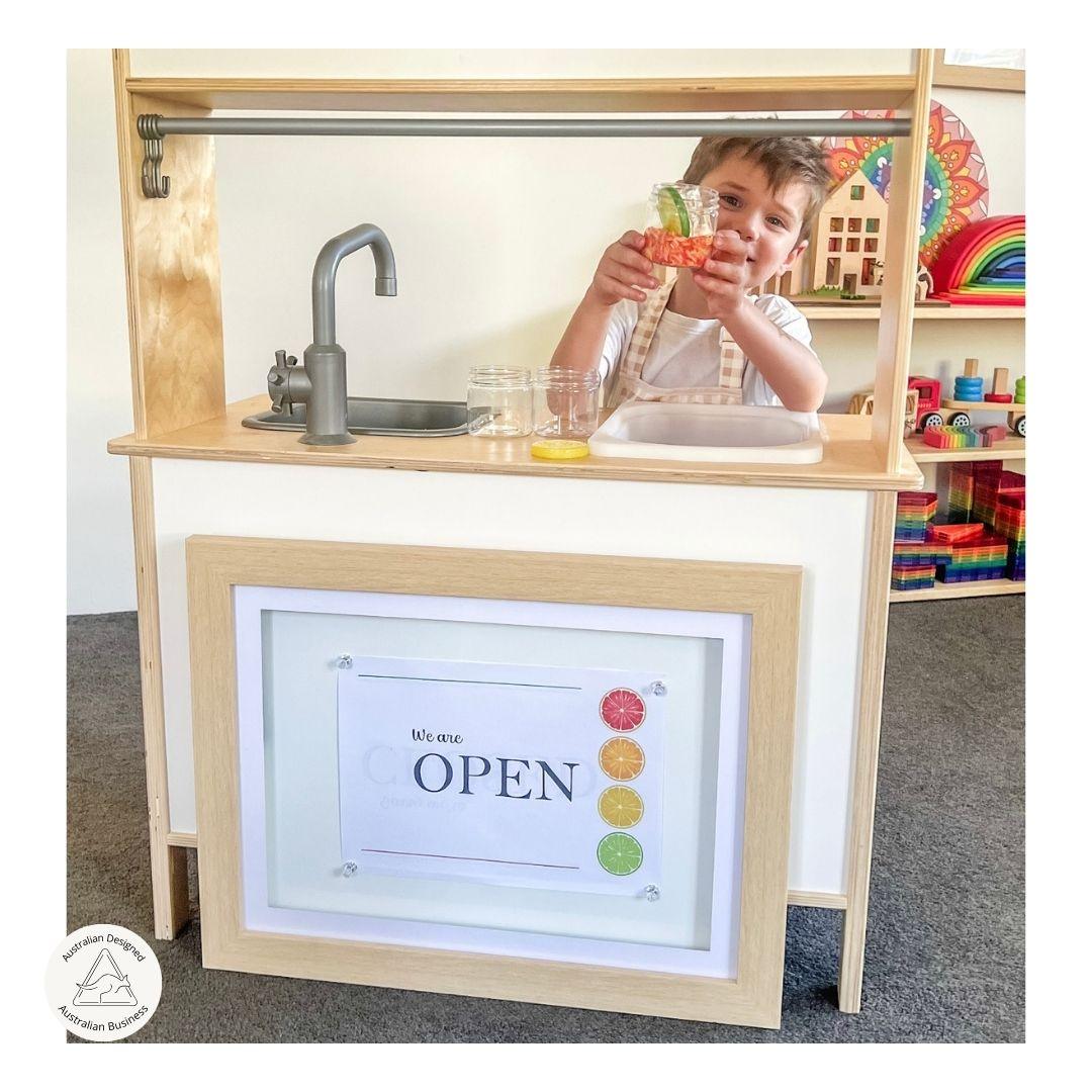 A3 Brilliant Frame in oak, white, or black – magnetic front-opening frame for artwork, medals, and certificates.