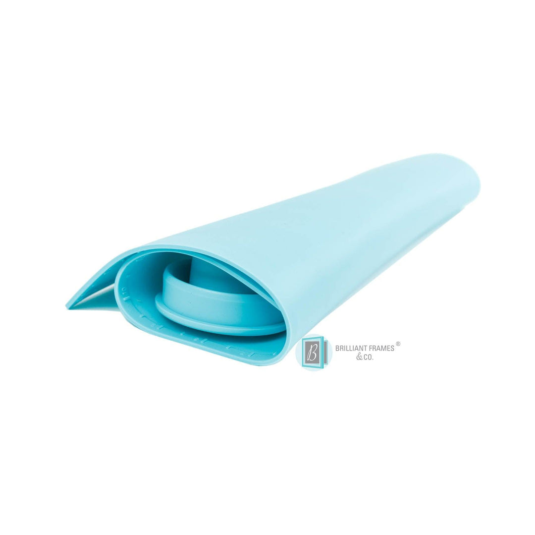 Brilliant Silicone Art Mat and paint brush set – easy-clean mat with brushes and spill-proof cup.