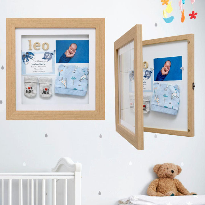 Square Brilliant Frame – magnetic frame for medals, small artworks, or keepsakes.