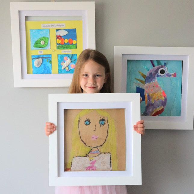 Square Brilliant Frame – magnetic frame for medals, small artworks, or keepsakes.