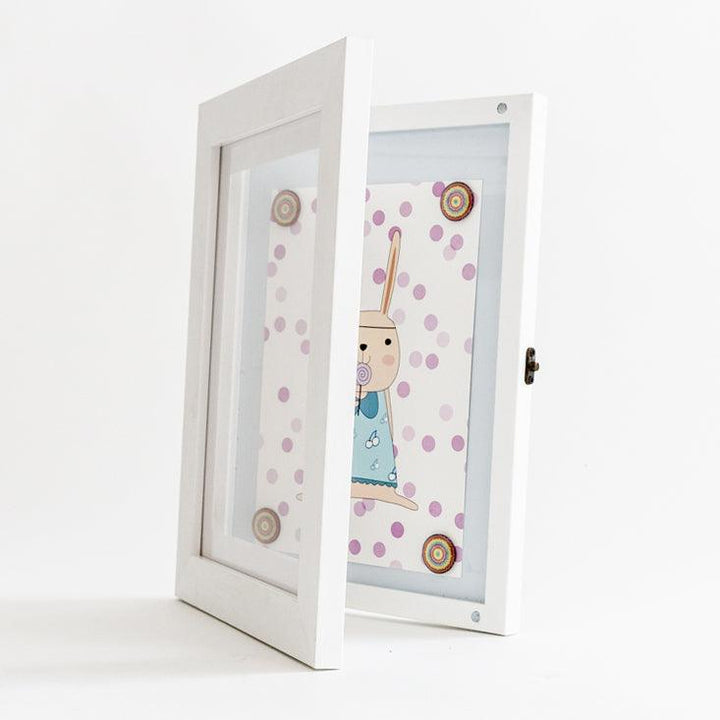 A4 Brilliant Frame – magnetic front-opening picture frame for children’s art, certificates, and memorabilia.